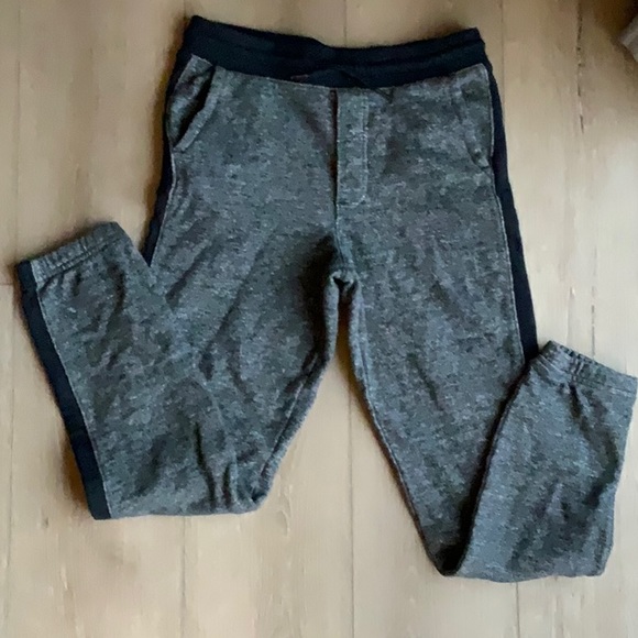 Boys OshKosh Joggers. Great condition. Size 10/12 - Picture 4 of 5